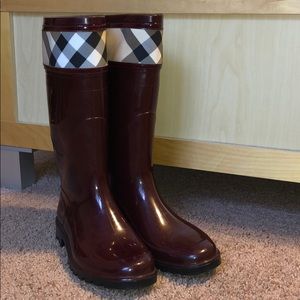 Maroon Burberry boots
